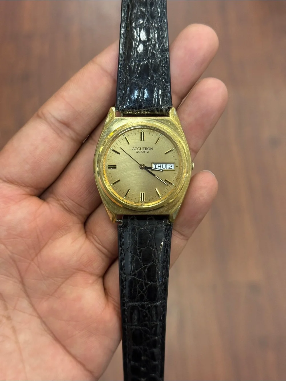 Bulova Accutron vintageSwiss Quartz Watch  Men Gold Tone  Day Date leather strap